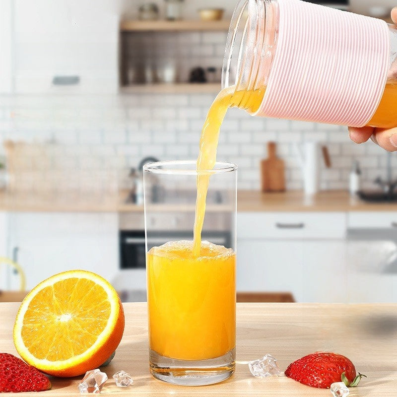 Portable rechargeable mini juicer cup